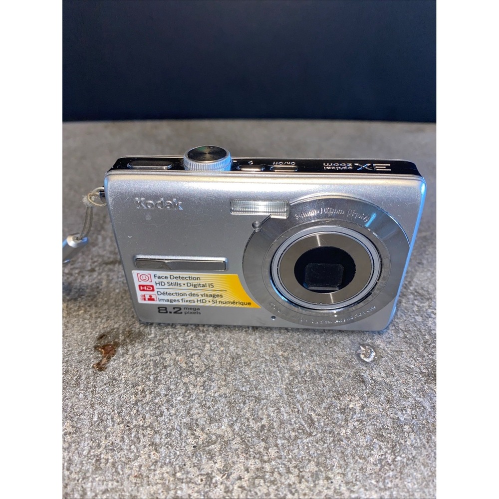 Kodak Easy Share 8.2. Kodak AF 3X. With Battery. No Charger. Silver